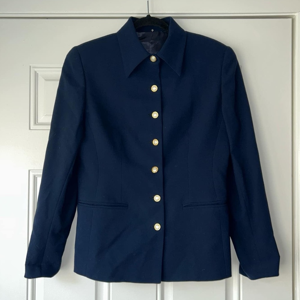 Burberry vintage Burberrys size 6 navy blue blazer‎ 100% wool pearl buttons